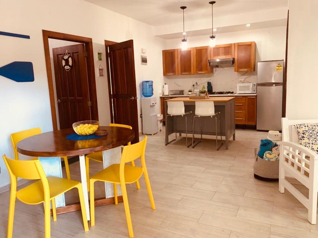 Lovely Beachfront 2 Bedrooms Condo With 2 Pools 拉斯特拉纳斯 外观 照片