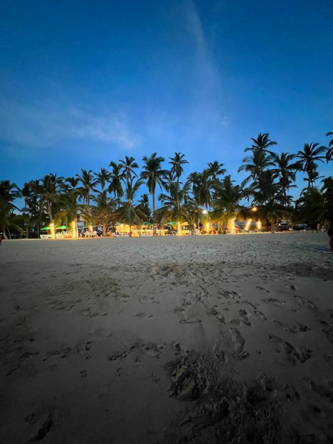 Lovely Beachfront 2 Bedrooms Condo With 2 Pools 拉斯特拉纳斯 外观 照片